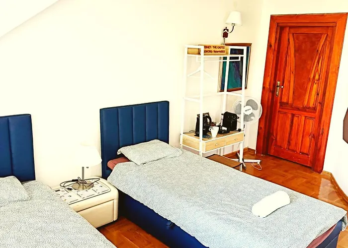 The Castle Suites & Apartment - Free Parking - (Adults Only)