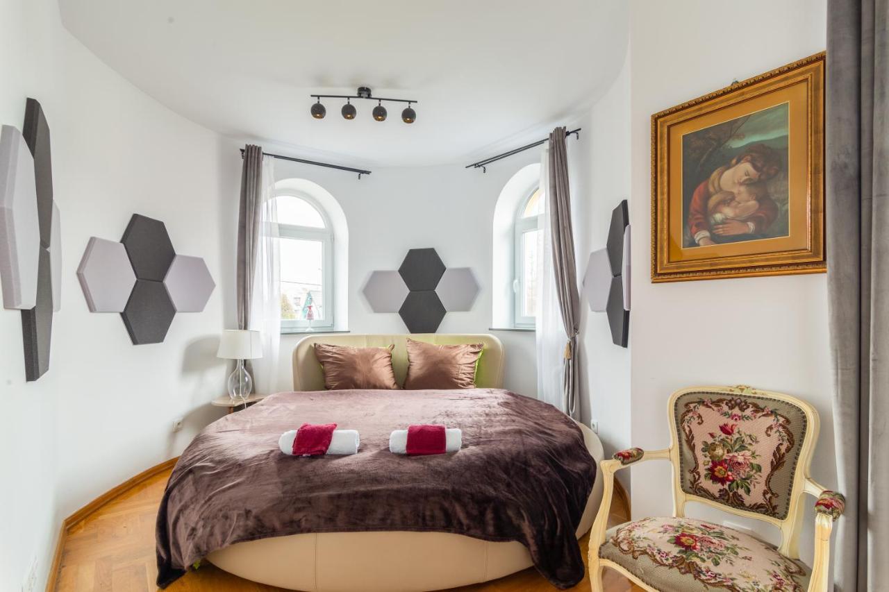 The Castle & - Free Parking - (adults Only) Apartment Krakau