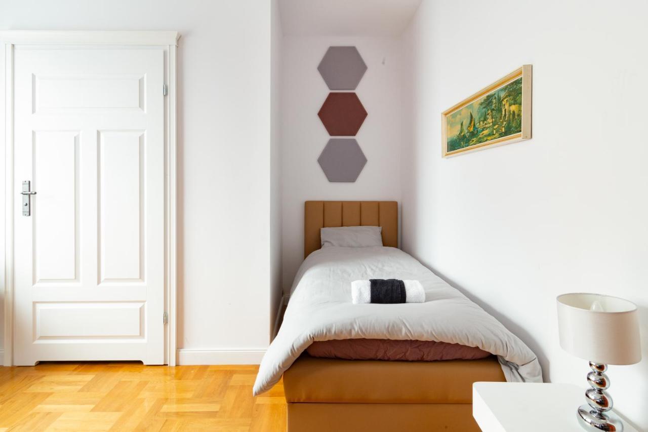 The Castle & - Free Parking - (adults Only) Apartment *