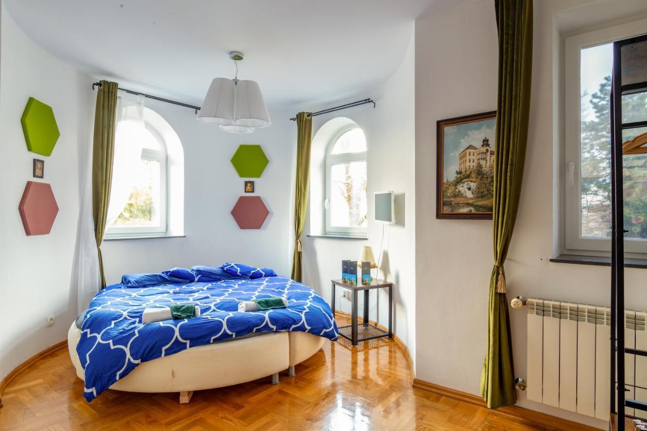 The Castle & - Free Parking - Self Check In (adults Only) Apartment