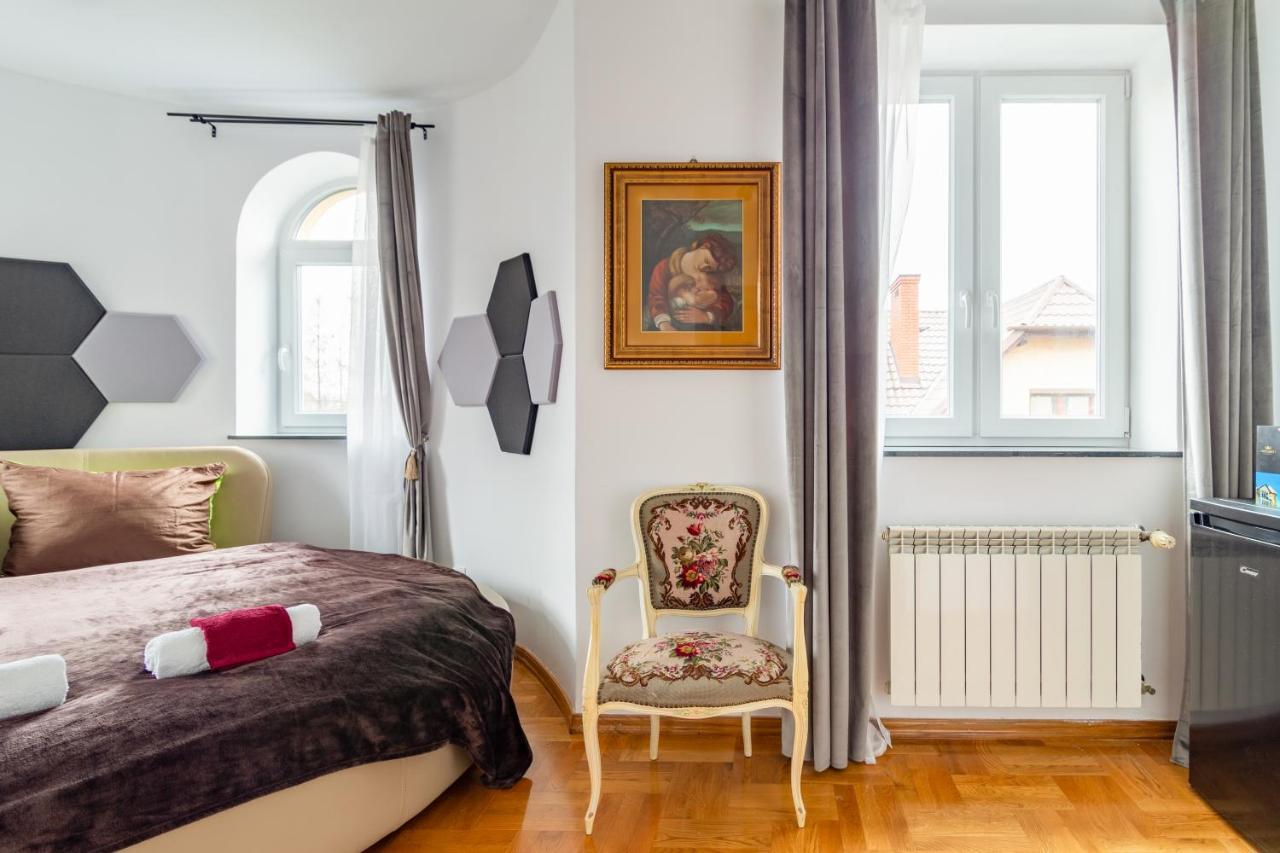 The Castle & - Free Parking - (adults Only) Apartment