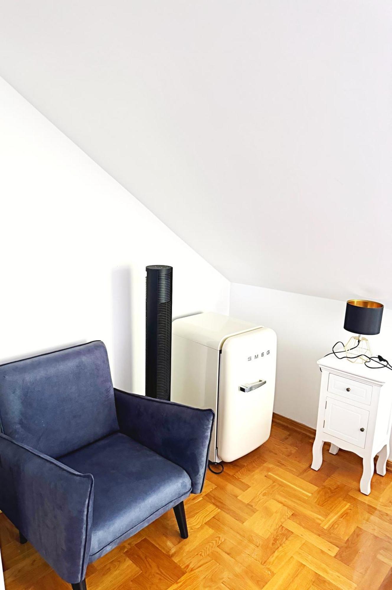 The Castle & - Free Parking - Self Check In (adults Only) Apartment *